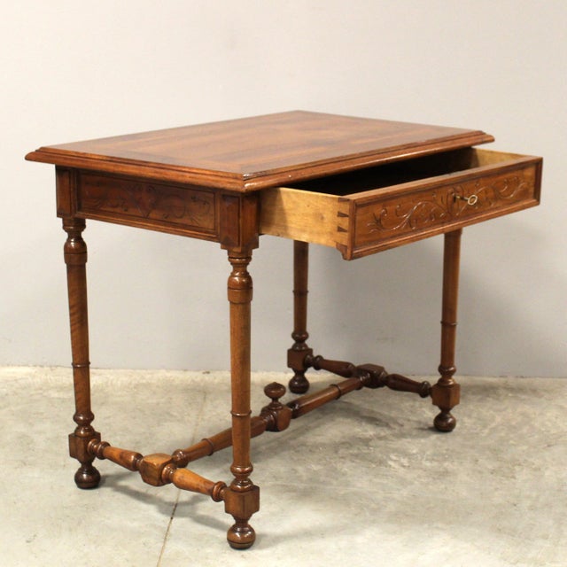 Walnut Writing Table, 19th Century For Sale - Image 4 of 16