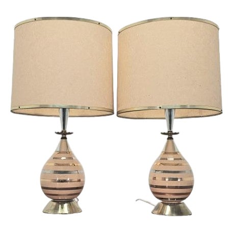 Mid 20th Century Wescal Atomic Ceramic Table Lamps With Original Fiberglass Shades - a Pair For Sale