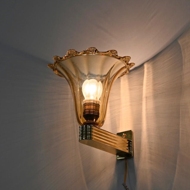 Gold Murano Glass and Brass Flower Sconces by Barovier, Italy, 1940s, Set of 2 For Sale - Image 8 of 16
