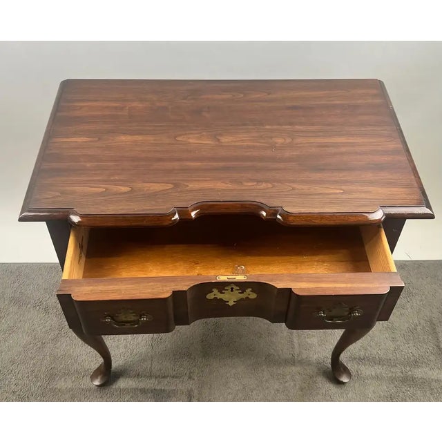 1980s Vintage Pennsylvania House Queen Anne Style 2-Drawer Table or Low-Boy Chest For Sale - Image 5 of 14
