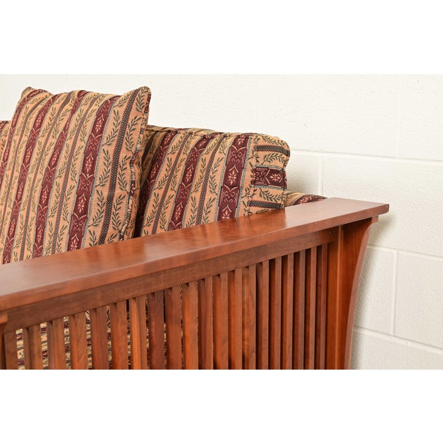 Stickley Mission Arts and Crafts Cherry Wood Spindle Settle Sofa For Sale In South Bend - Image 6 of 15