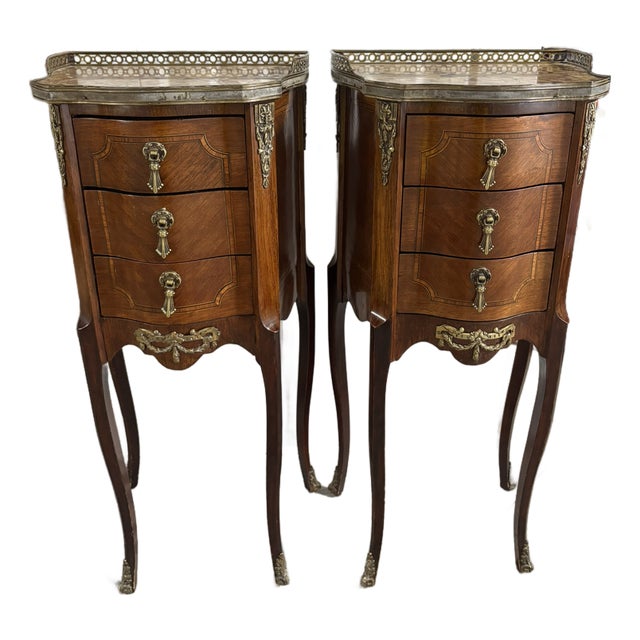 Pair of French Louis XV Style 3-Drawer Bedside / End Table With a Marble Top and Gallery Tray, 19th Century For Sale