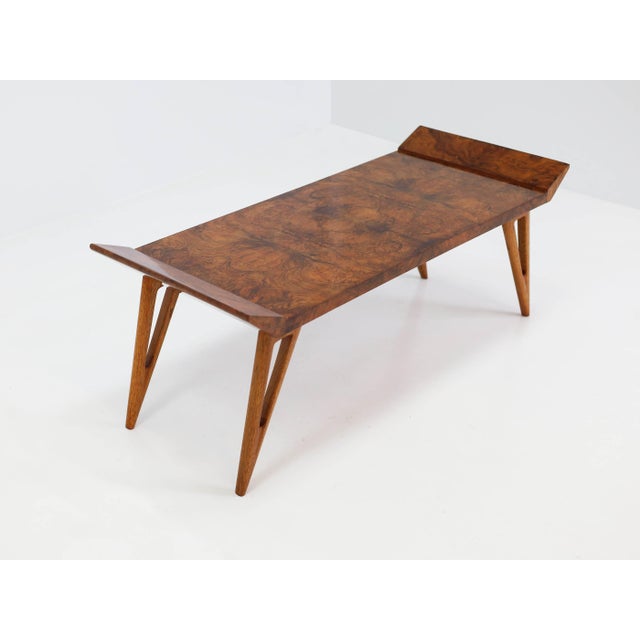 Italian Coffee Table in Walnut Burl by Silvio Cavatorta, 1950s, in Very Good conditions. Designed 1950 to 1959 I have...