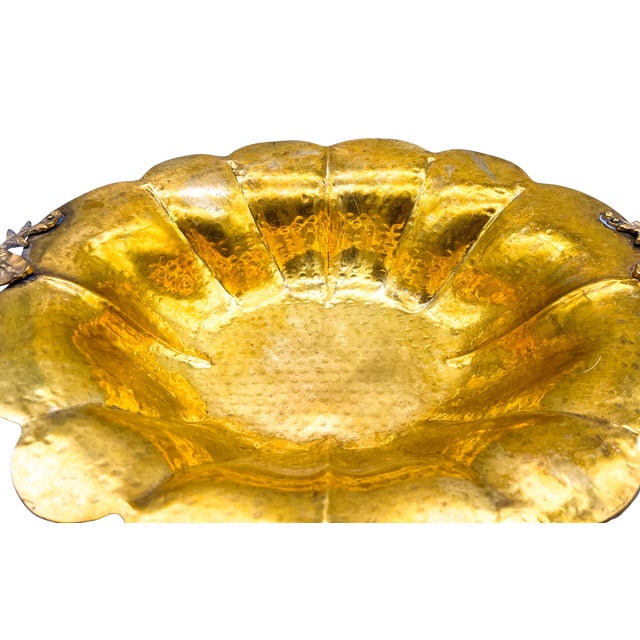 Vintage Hand-Hammered Brass Footed Centerpiece Bowl With Foliate Handles – Rustic European / Rococo For Sale - Image 14 of 15