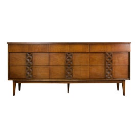 Example of Bassett Furniture Dressers and Chests of Drawers