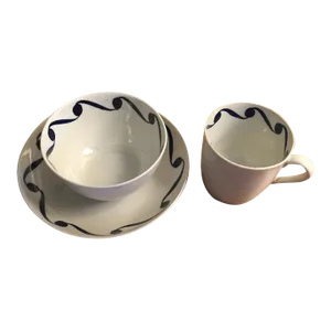 Antique 18th Century English George III New Hall Porcelain Trio Teacup or Bowl, Coffee Can and Saucer