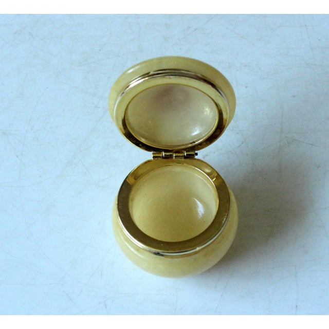 Mid-Century Modern 1970s Vintage - Small Onyx Ring Box, Jewelry Box, Pill Box With Brass Frame For Sale - Image 3 of 8