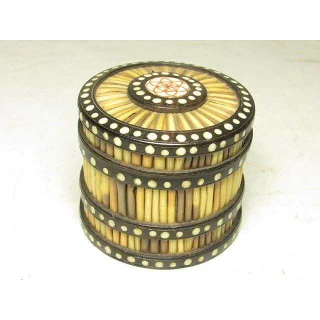 Late 19th Century Rare Round Anglo Indian Porcupine Quill Box For Sale - Image 5 of 11