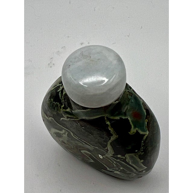 1970s Vintage Frog Skin/Bloodstone Snuff Bottle For Sale In Chicago - Image 6 of 12