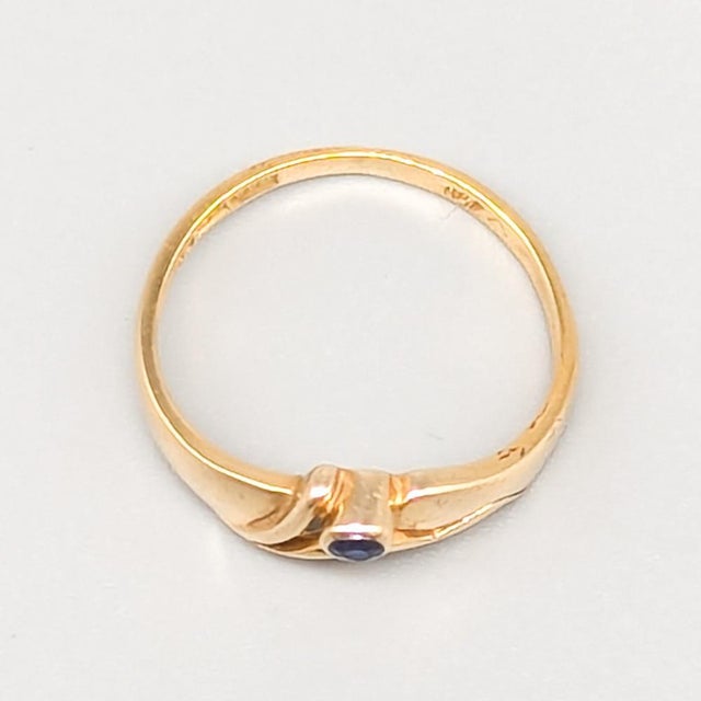 Ring, Gold, 18K, 1.74g, Size: 15.25mm, Good condition. Stamped: W&A This piece has an attribution mark, I am sure that it...