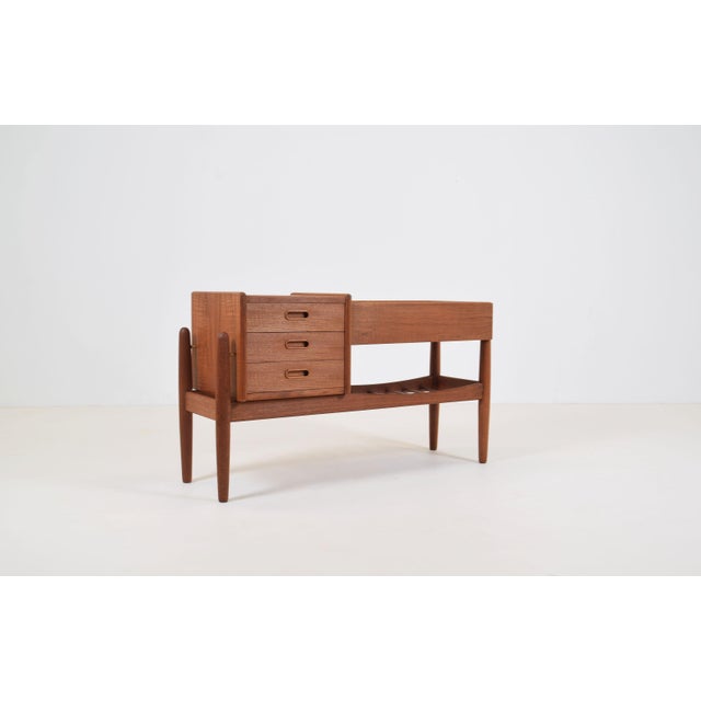 Danish Teak Furniture with Planter by Arne Wahl Iversen for Vinde Møbelfabrik, 1961 For Sale - Image 10 of 10