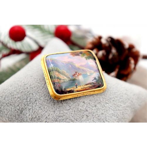Gold brooch with enamel painting with panoramic view in the background and signed "Chillon". Metal: Gold. Origin:...
