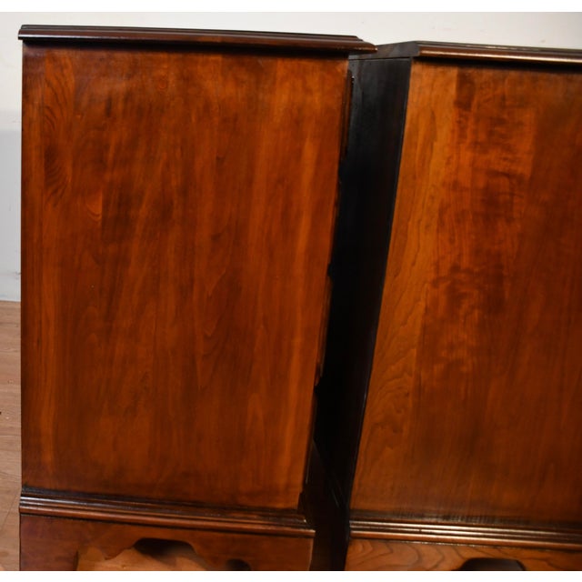 Wood 1960s Pair Harden English Traditional Cherry Wood Chest of Drawers / Commodes For Sale - Image 7 of 16