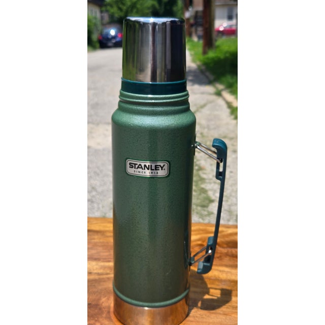 Vintage Stanley Classic Green Thermos Bottle With Original Handle, Since 1913 For Sale - Image 4 of 18