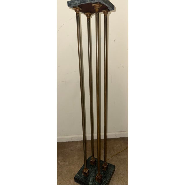 Mid 20th Century Hollywood Regency 4-Column Brass & Green Marble Floor Lamp For Sale - Image 4 of 10
