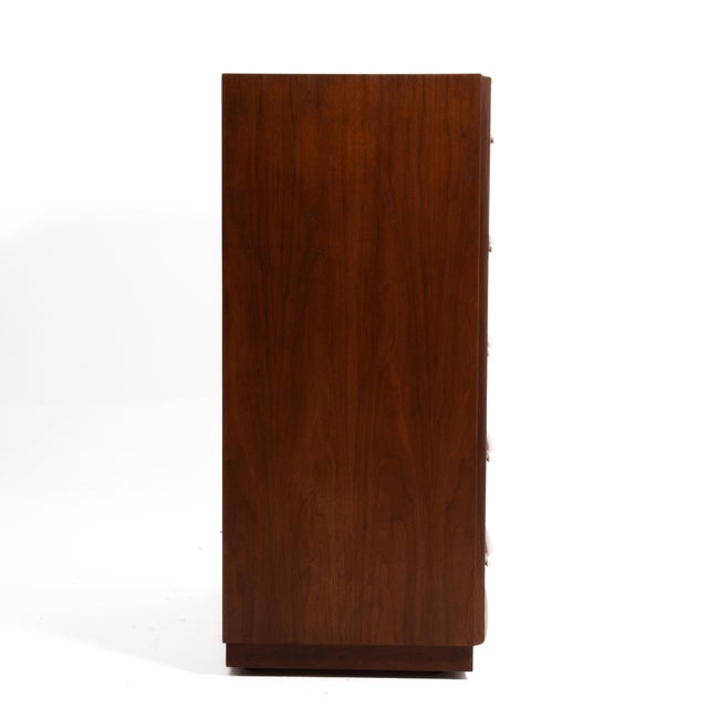 Widdicomb t.h. Robsjohn Gibbings Widdicomb Walnut Spear Handle Five Drawer Chest Dresser For Sale - Image 4 of 18