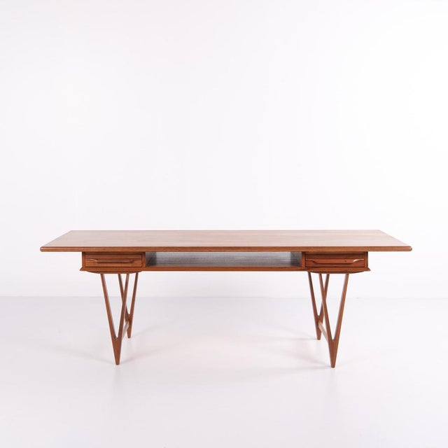 Coffee table model 32 in teak wood, designed by e. W. Bach for møbelfabrikken toften. Danish design from the 1960s. —...