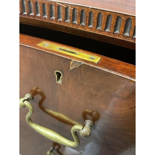 Early 19th Century American Federal Mahogany Sideboard - Hand-Cut Dovetail For Sale - Image 10 of 13