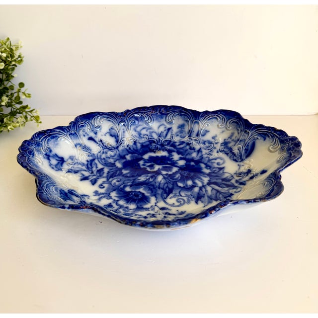English Antique Flow Blue Serving Bowl With Scalloped Edge For Sale - Image 3 of 7