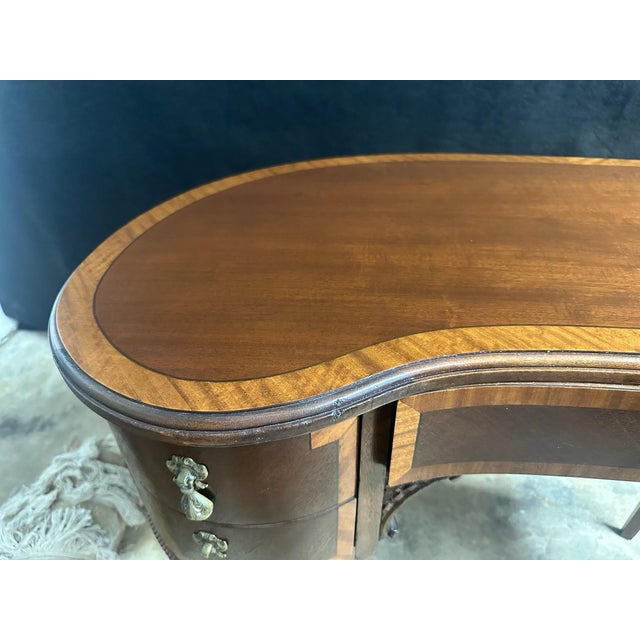 Vintage Sheraton Revival Kidney-Shaped Mahogany Desk With Satinwood Inlay For Sale - Image 4 of 6