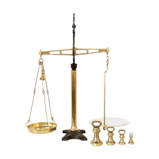 Hunt & Co English Scale, 1940s For Sale