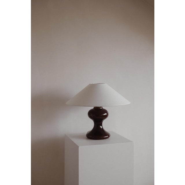 Textile The Cordovan Hourglass Table Lamp in Ceramic For Sale - Image 7 of 10