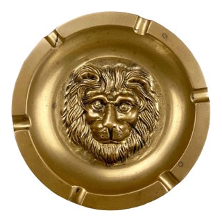 Vintage Traditional Brass Figural Lion Round Cigar Ashtray For Sale