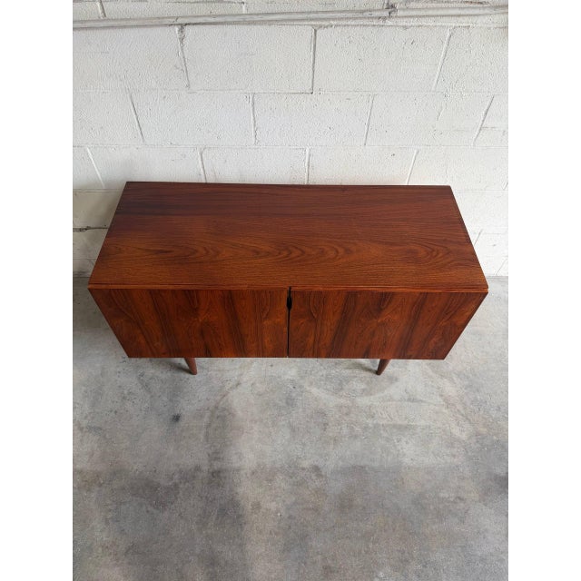 Rosewood Sideboard Credenza Low Storage Unit With Tapered Legs Denmark 1960s For Sale - Image 4 of 10