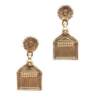 Mid 20th Century Pair of 22k Gold Hindu Pendant Earrings For Sale