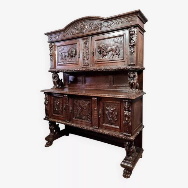 Renaissance Style 2-Part Buffet in Walnut, 1850s For Sale - Image 5 of 5