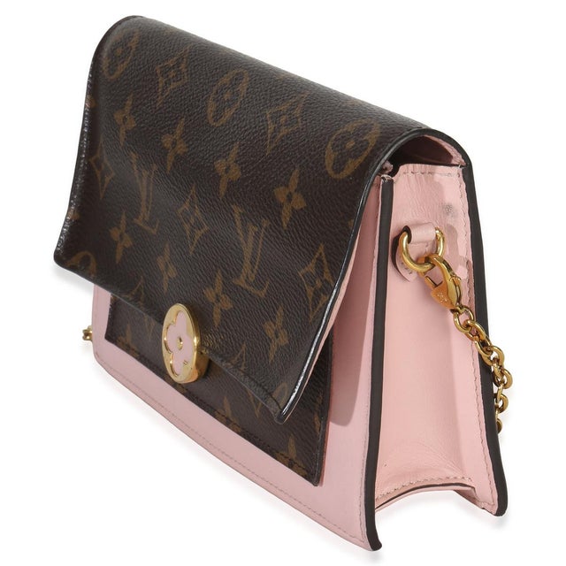 Contemporary Rose Ballerine Monogram Canvas Flore Chain Wallet For Sale - Image 3 of 9