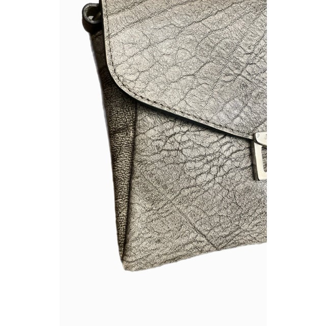 2020s New J. Lindeberg Textured Gray Leather Envelope Bag For Sale - Image 5 of 9