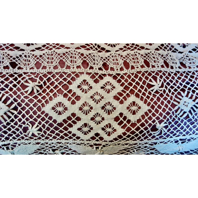 1900 - 1909 Antique Bobbin Lace Bed Throw For Sale - Image 5 of 18