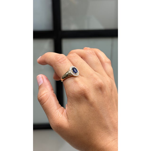 1.12ct Blue Sapphire & Diamond Bezel Chunky Ring 14k Yellow Gold Size 8 For Sale In New York - Image 6 of 17