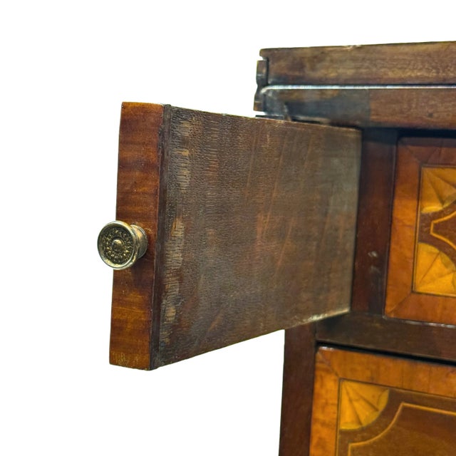 A Georgian Mahogany Bachelors Chest With Satinwood Inlay, English, Ca. 1830 For Sale - Image 11 of 12