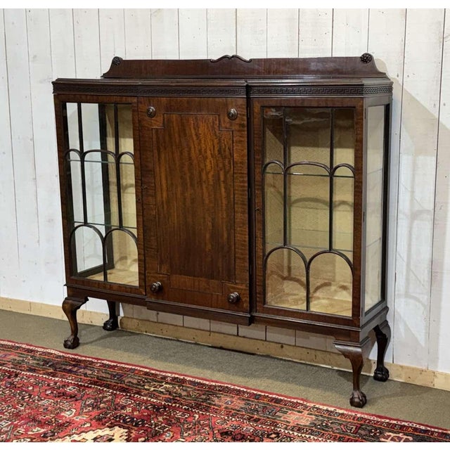 Chippendale Style Mahogany 3-Door Display Cabinet, Early 20th Century For Sale - Image 3 of 18