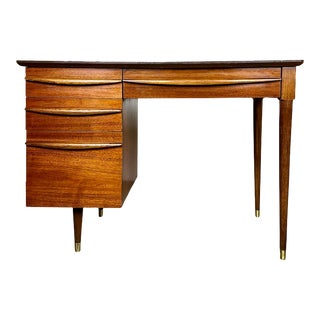 Mid Century Modern Writing Desk in Walnut by Flanders Furniture For Sale
