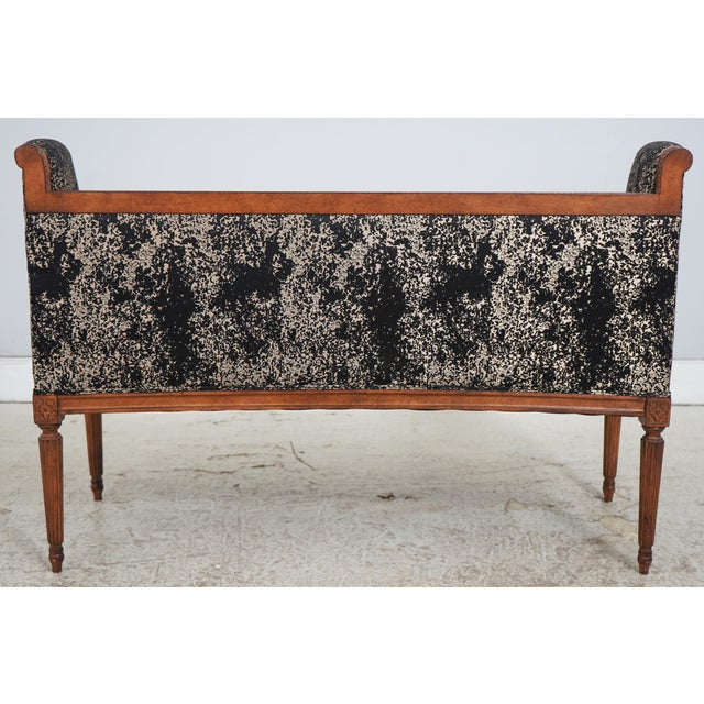 French Louis XV Style Upholstered Bench Settee For Sale - Image 17 of 18
