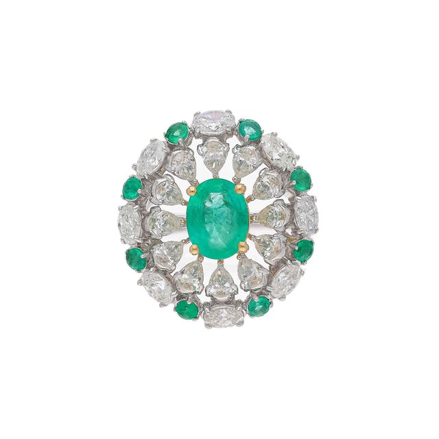 Natural Emerald Ring with Diamond in 18k Gold For Sale - Image 11 of 18