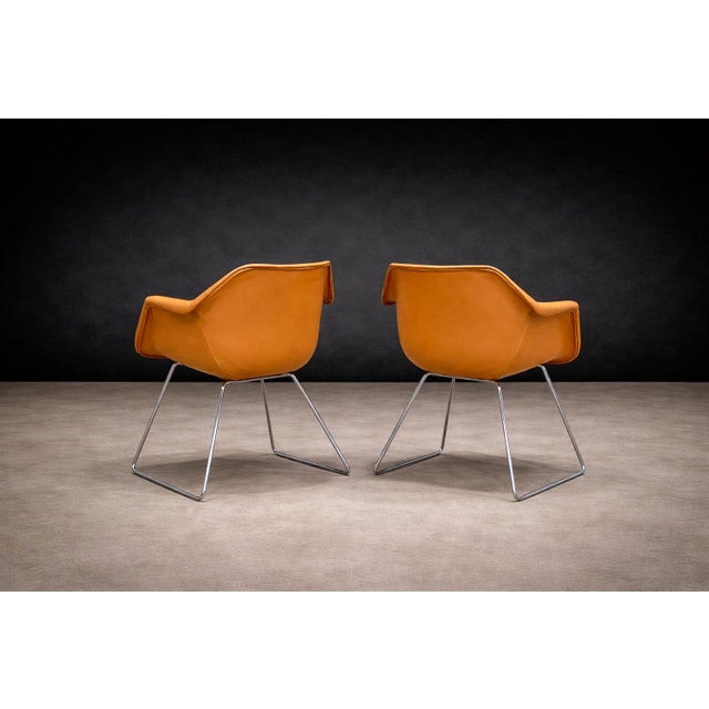Pair of “Hillie” armchairs, Robin Day for L’Atelier, 1960s - Lot 357 For Sale In New York - Image 6 of 12