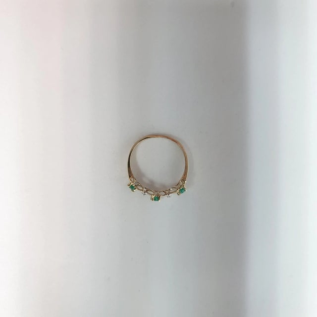 2020s S Style Emerald & Diamond Ring .15cttw 10k Yellow Gold, Size 6 For Sale - Image 5 of 5
