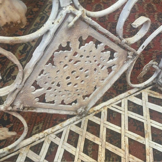 Vintage Victorian French Style White Iron / Lattice Rectangle Basket W/ Leaves/Tiles & Fixed Handle For Sale - Image 13 of 18
