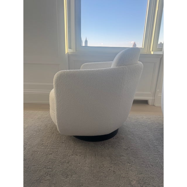 Contemporary Pair of White Swivel Chairs Attributed to Sebastian Herkner for Wittmann For Sale In New York - Image 6 of 7