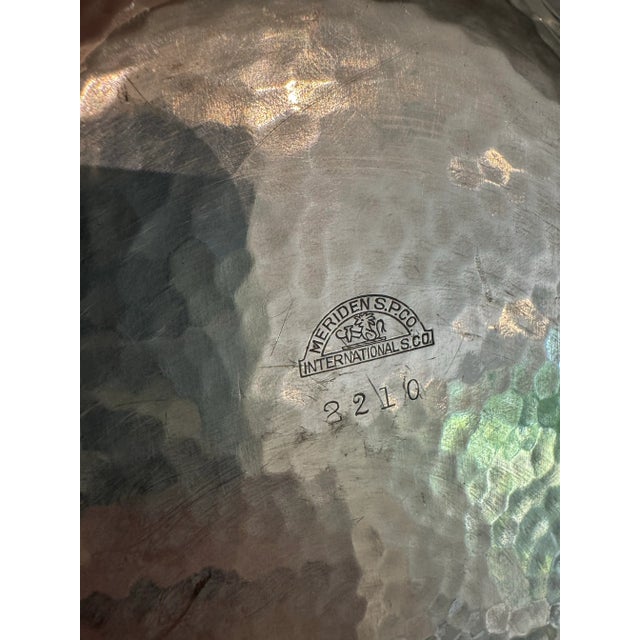 Traditional Meriden Silver Co. Hammered Serving Piece. For Sale - Image 3 of 4