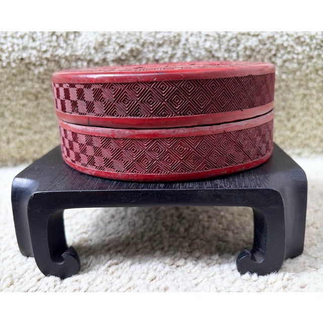 Antique Chinese Republic Era 1930’s Round Cinnabar Lacquer Box Landscape Scene For Sale In Los Angeles - Image 6 of 7