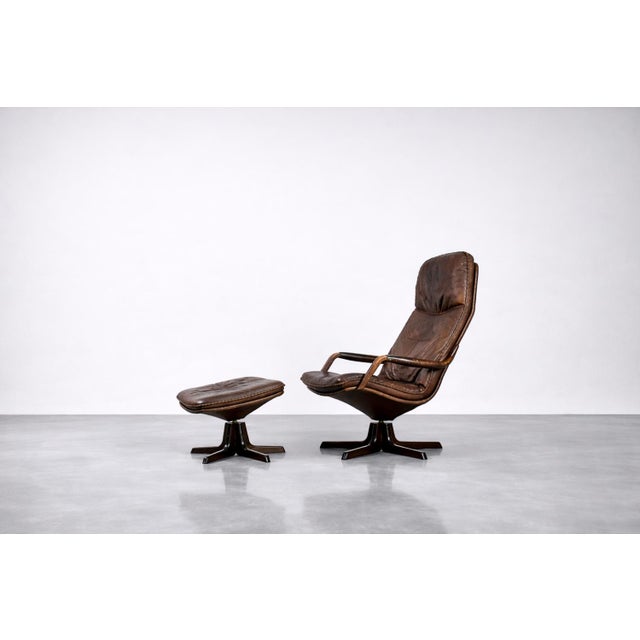 Mid-Century Modern Set of Mid-Century Danish Modern Brown Leather Adjustable Easy Chair and Ottoman from Berg Furniture, 1970s For Sale - Image 3 of 18