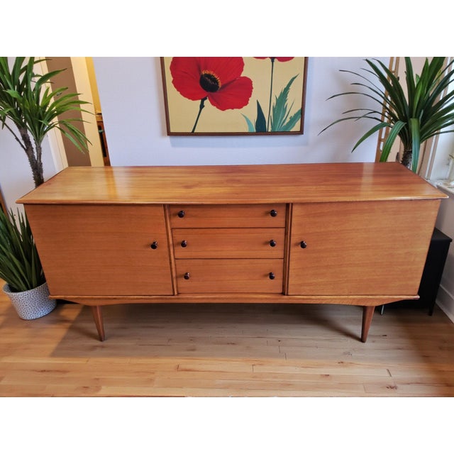 Mid-Century Walnut Sideboard by Alfred Cox, 1950s For Sale - Image 4 of 18