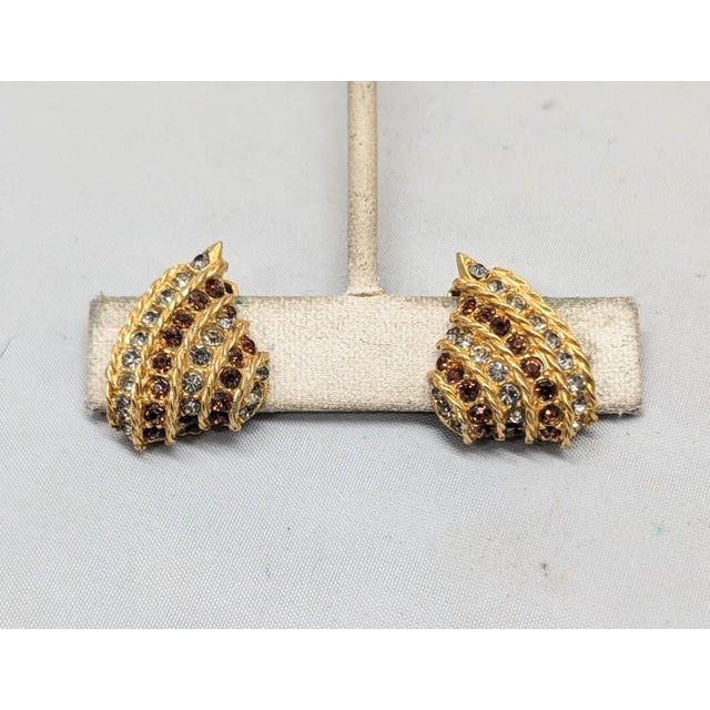 Vintage 1960s Signed Rifas Faux-Topaz & Clear Rhinestone Striped Heart Clip Earrings- 2 Pieces For Sale In Philadelphia - Image 6 of 7