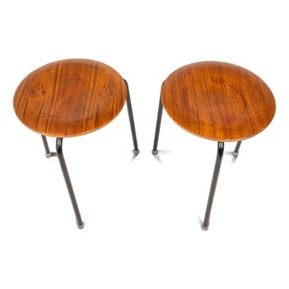 Set of Two (2) Early Model 3170 "Dot" Stools / Nesting Tables by Arne Jacobsen for Fritz Hansen, Demark, C. 1960s For Sale