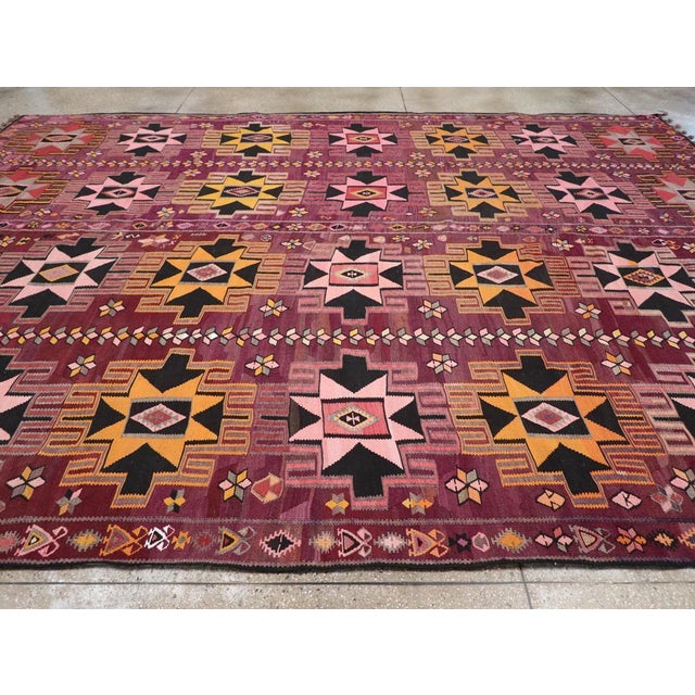 Galerie Shabab Collection Mid-20th Century Turkish Flatweave Kilim Carpet For Sale - Image 4 of 8